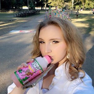 Meet your Posher, Maegan